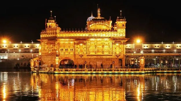 Pak Attack on Golden Temple Foiled: అమృత్‌సర్‌లోని స్వర్ణదేవాలయంపై డ్రోన్ దాడులకు పాక్ యత్నం.. తిప్పికొట్టిన భారత్