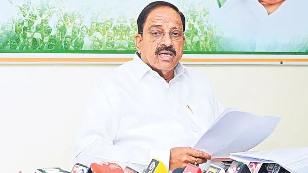 Tummala : ఉచితాలు తగ్గించాలి