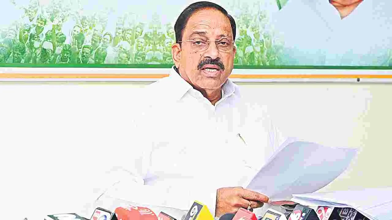 Tummala : ఉచితాలు తగ్గించాలి