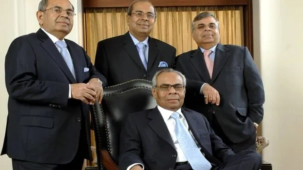 Hinduja: హిందూజా కుటుంబానిదే తొలి స్థానం.. 