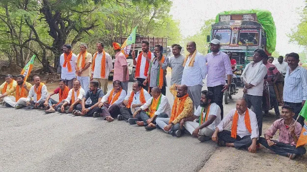  వై జంక్షన్‌ వద్ద టోల్‌గేట్‌ ఎత్తివేయాలి 