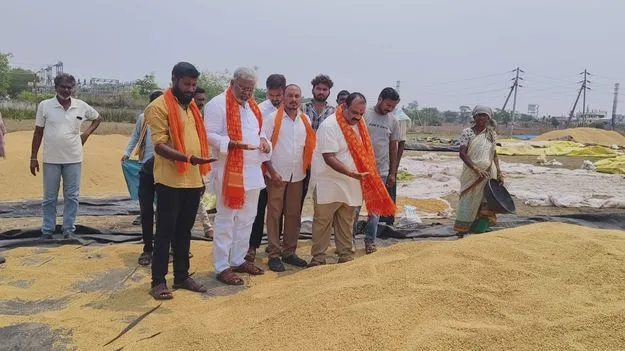సన్నరకం వడ్లను ప్రభుత్వం కొనుగోలు చేయాలి