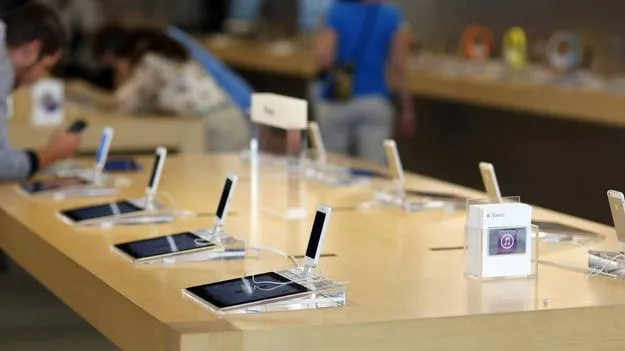 American Made iPhone Price: ఐఫోన్లను అమెరికాలో తయారు చేస్తే ధర రూ.3 లక్షలకు చేరుకుంది.. ట్రంప్కు నిపుణుల వార్నింగ్