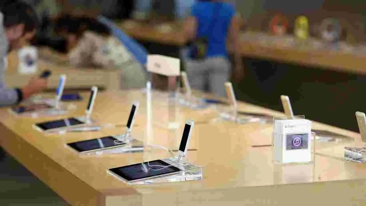 American Made iPhone Price: ఐఫోన్‌లను అమెరికాలో తయారు చేస్తే ధర రూ.3 లక్షలకు చేరుకుంది.. ట్రంప్‌కు నిపుణుల వార్నింగ్