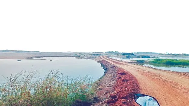 అధికార హస్తం.. గులాబీ సాయం