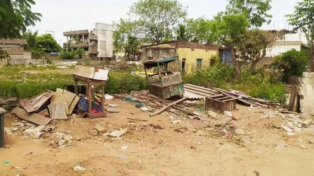 రూ.5 కోట్ల పాఠశాల స్థలం కబ్జా!