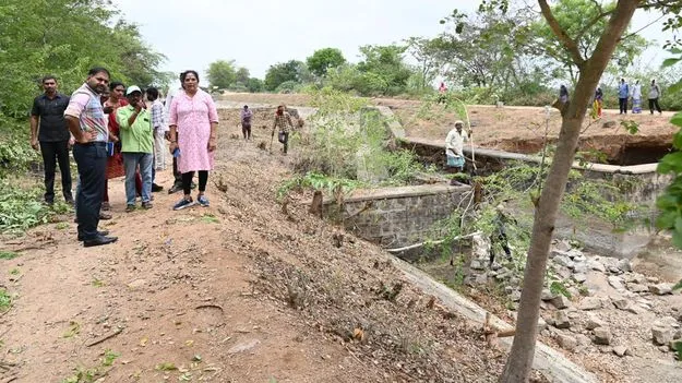  పూడికతీత పనులు పకడ్బందీగా పూర్తి చేయాలి