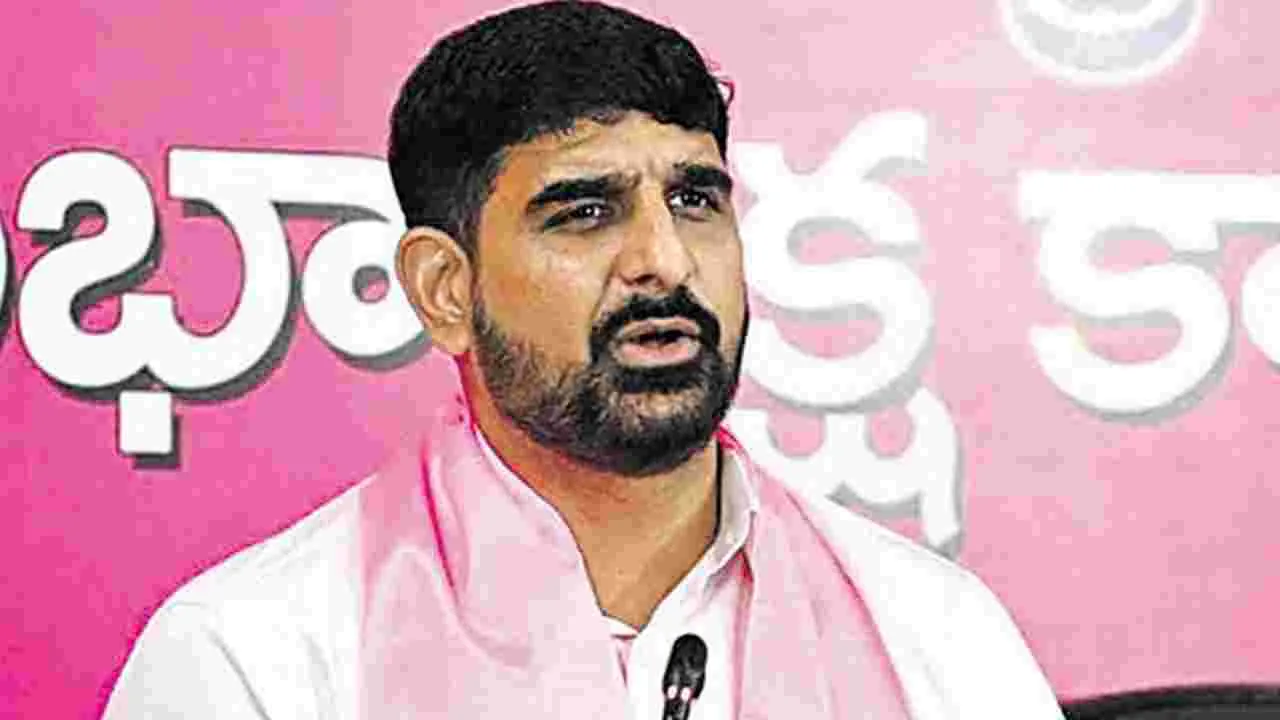 Padi Kaushik Reddy: పాడి కౌశిక్‌రెడ్డిపై కేసు నమోదు