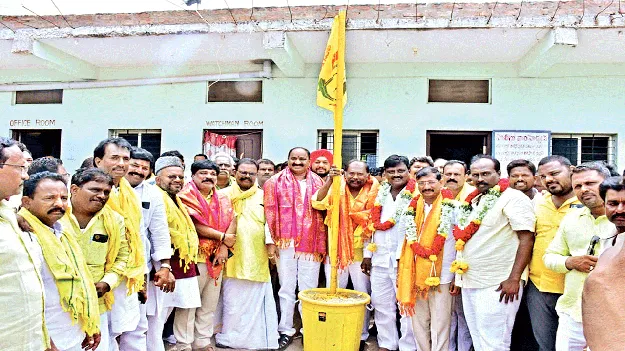 కార్యకర్తలే టీడీపీకి అండ