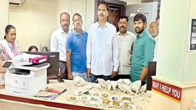 విద్యుత్‌ ఏడీఈ ఇంట్లో ఏసీబీ సోదాలు 