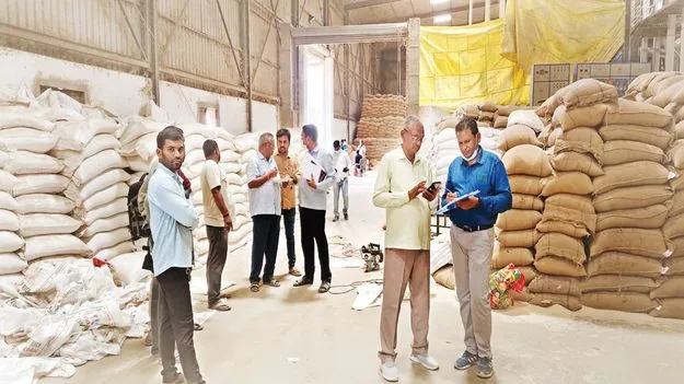 తార్‌మార్‌..టక్కర్‌ మార్‌!