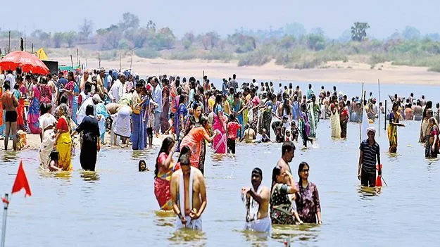 Saraswati Pushkaralu: కాళేశ్వర క్షేత్రం.. భక్తజన సందోహం