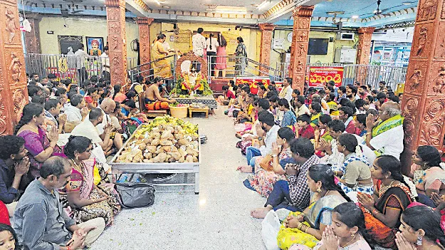 వాడపల్లి వెంకన్న ఆదాయం రూ.2.42లక్షలు