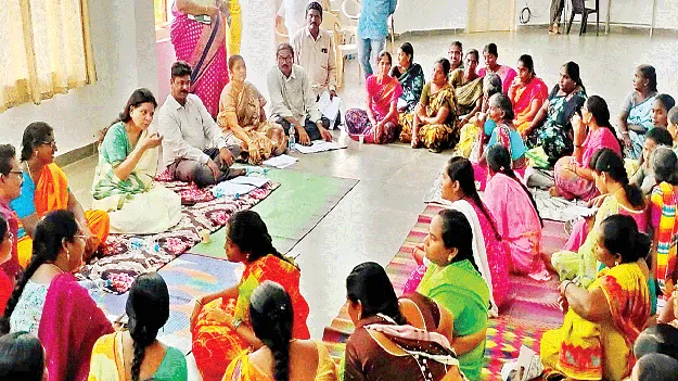 డ్వాక్రా మహిళల అవసరాలను గుర్తించి రుణాలు