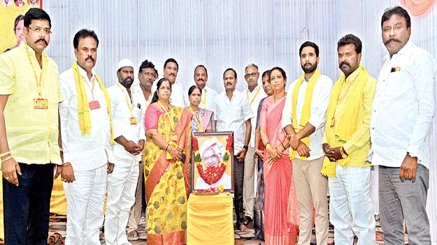 గెలుపు సైనికులు.. టీడీపీ కార్యకర్తలు