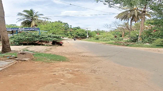 A new look for roads రోడ్లుకు కొత్త రూపు