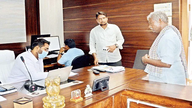 ప్రజా సమస్యలను వేగంగా పరిష్కరించండి