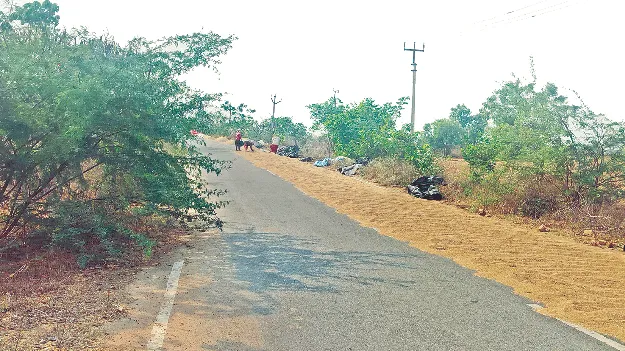 ప్రమాదమని తెలిసినా.. మారని తీరు