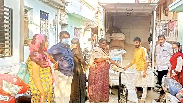     చౌక దుకాణాల నుంచి రేషన