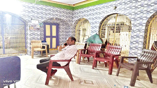  విద్యుత్‌ ఏడీఈ నిర్బంధం