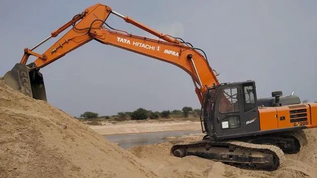 ఇసుక సిండికేట్‌ వార్‌!