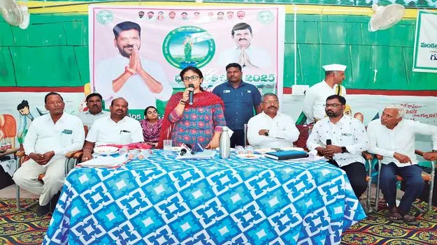 ‘భూభారతి’పై అవగాహన పెంచుకోవాలి