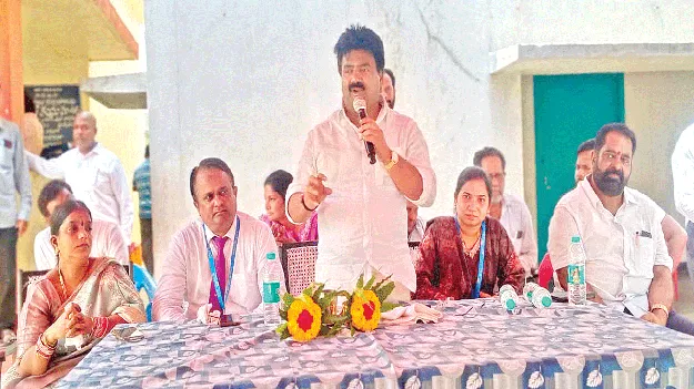 విద్యాభివృద్ధికి సహకరించాలి: కూన