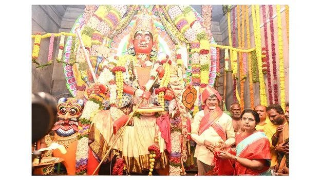 విరాడ్రూపం.. విశ్వజన సమ్మోహం!