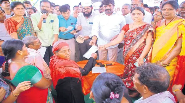 పథకాలను సద్వినియోగం చేసుకోవాలి