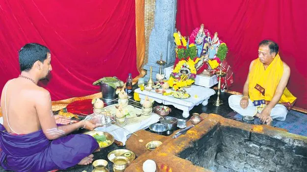 నేత్రపర్వంగా రాములోరి పట్టాభిషేకం