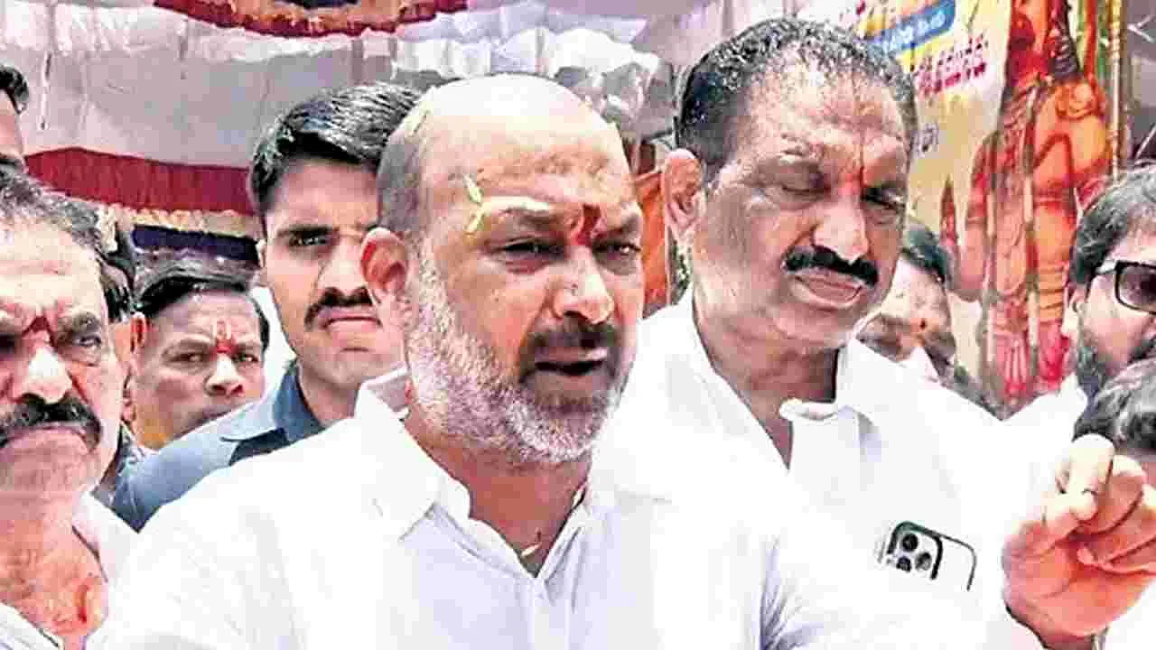 Bandi Sanjay: రేవంత్‌రెడ్డికి ధైర్యం ఉంటే.. మావోయిస్టులపై నిషేధం ఎత్తివేయాలి