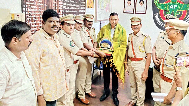 జిల్లాలో సారాను నిర్మూలించండి