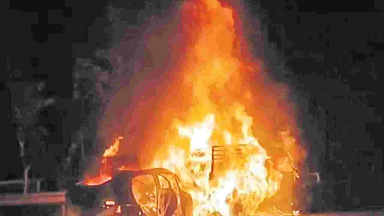 Road Accident: ఓఆర్‌ఆర్‌పై ఘోర ప్రమాదం