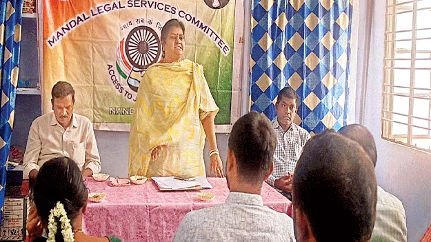 ప్రతి చిన్నారికి ఆధార్‌ తప్పనిసరి 