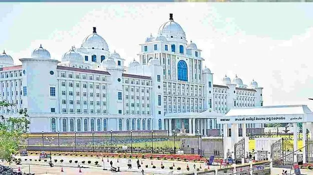 వీఆర్‌ఎస్‌ తీసుకున్న నరేంద్రరావు