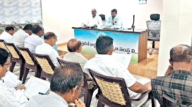 ఇళ్land will be confiscated ల పూర్తిచేయకపోతే స్థలాలు స్వాధీనం 