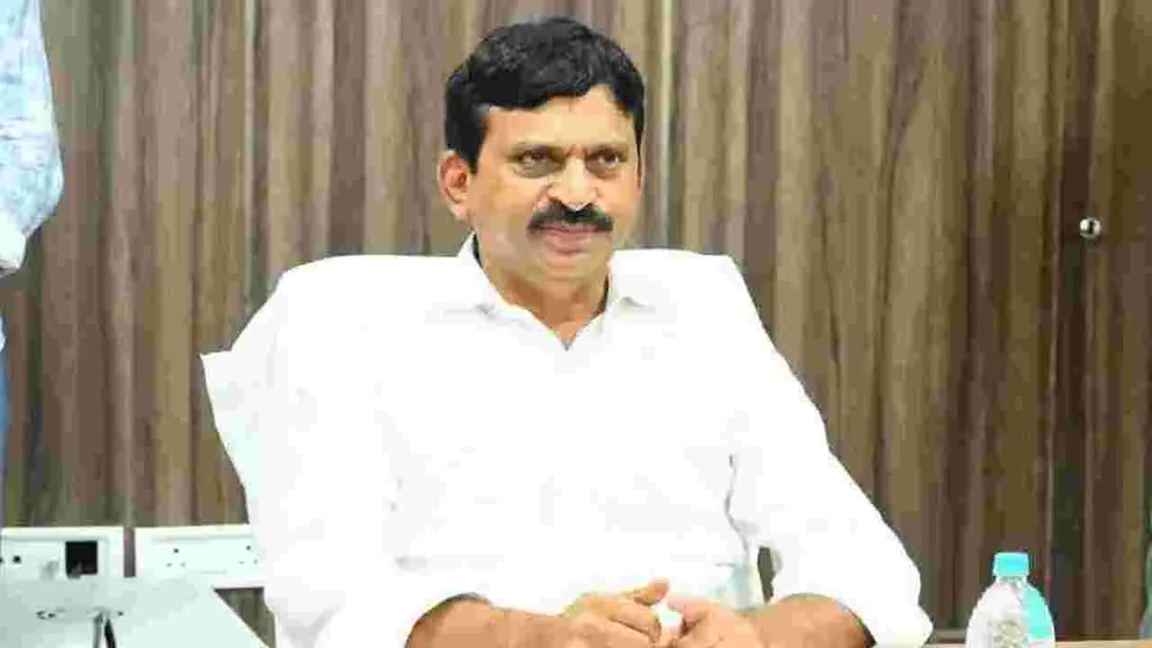 Ponguleti: కర్ణాటక తరహా లైసెన్స్‌డ్‌ సర్వేయర్లు