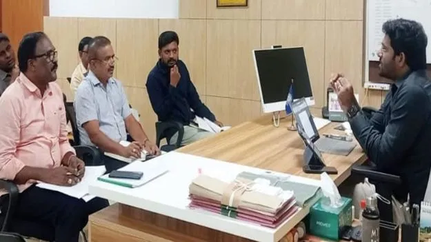 పట్టణాల్లో పారిశుధ్యం మెరుగుపరచండి