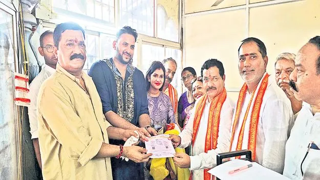 అప్పన్న చందనోత్సవ టికెట్ల విక్రయాలు ప్రారంభం