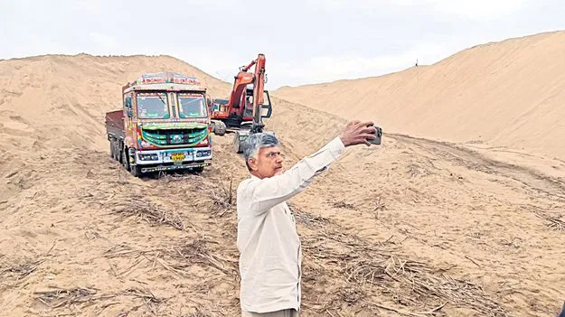 అక్రమాలు.. తవ్వేస్తారు!