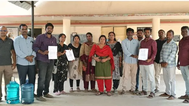 సాంకేతిక సమస్యలతో టీచర్లు సతమతం