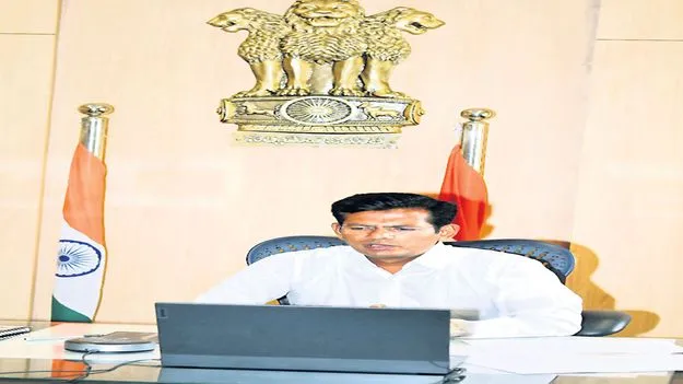 ఆక్రమించిన ప్రభుత్వ భూముల స్వాధీనంపై దృష్టి