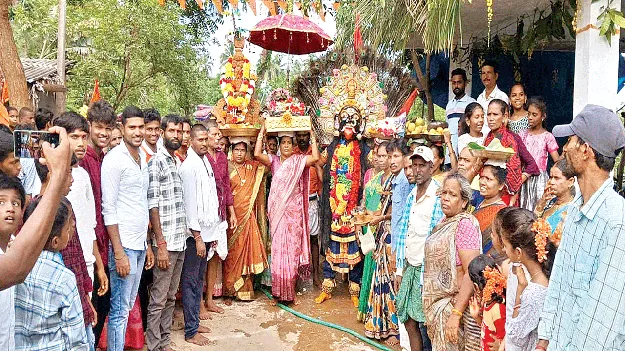 ఉత్సాహంగా సంబరాలు 