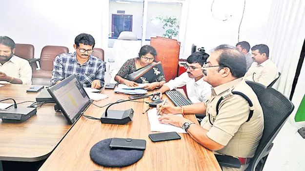 283 మంది పోలీసు సిబ్బంది బదిలీ