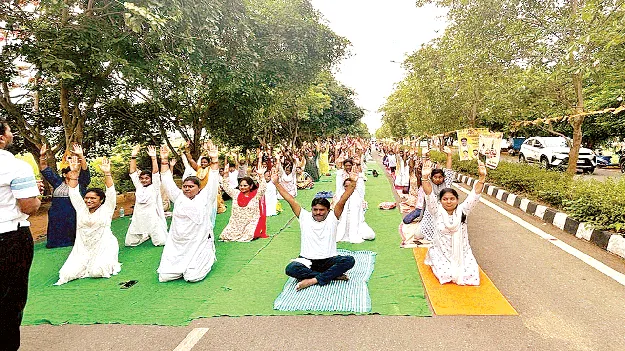  యోగ సాధనతో సంపూర్ణ ఆరోగ్యం