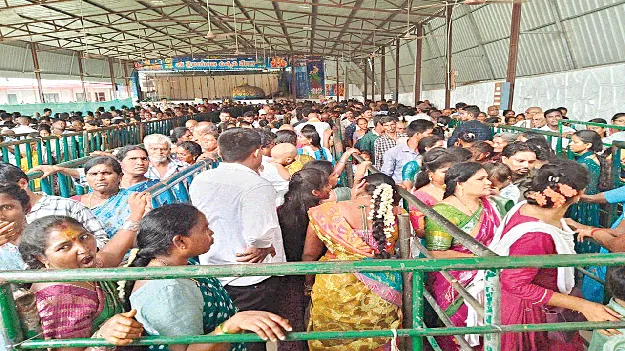 Arasavalli: అరసవల్లిలో.. షరామామూలే