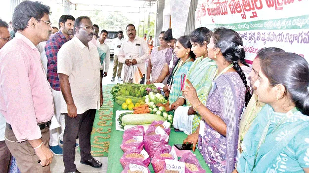  ప్రజల జీవన ప్రమాణాలు మెరుగుపడాలి