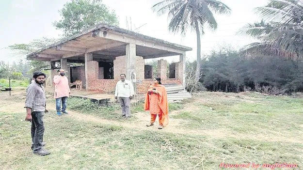 అసంపూర్తి భవనాలకు మోక్షం