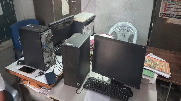 అంధకారంలో ప్రభుత్వ కార్యాలయాలు 