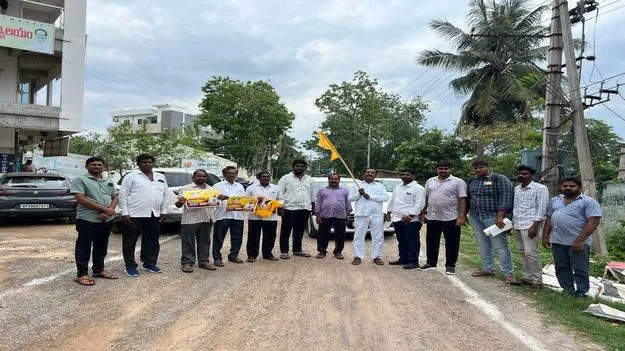 మహానాడుకు తరలివెళ్లిన టీడీపీ శ్రేణులు